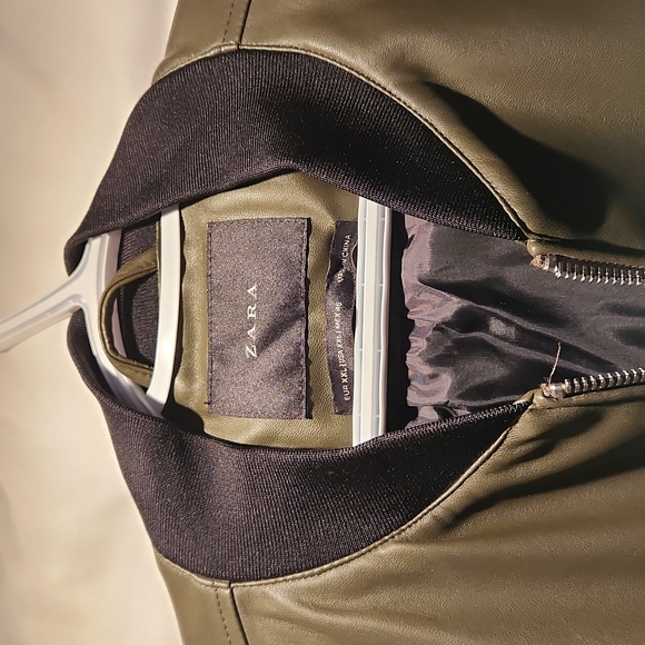 Olive Green Men's Jacket - Picture 2 of 5